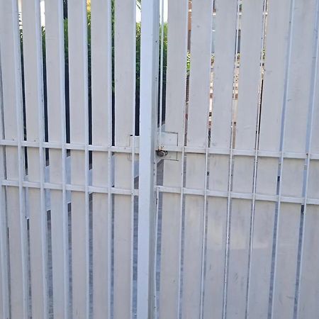 Вилла Casetta Con Giardino Санта-Маринелла Экстерьер фото